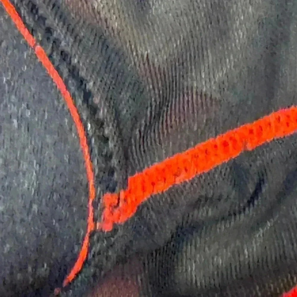 Halara plush halter thumb hole long sleeve crop sports top red size small - Picture 10 of 10